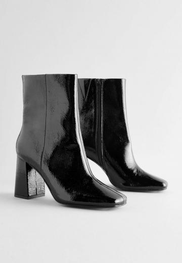 Полусапожки на высоком каблуке