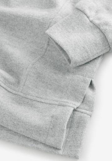 Пуловер с капюшоном