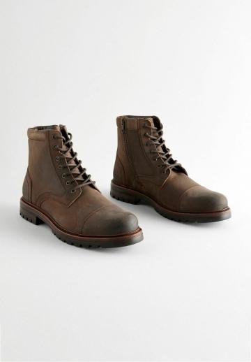 Ботинки на шнуровке
