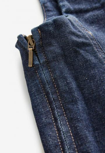 Джинсовый комбинезон