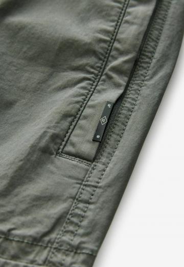 Брюки с накладными карманами