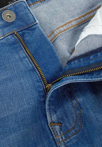 Узкие джинсы