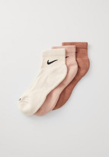 Спортивные носки