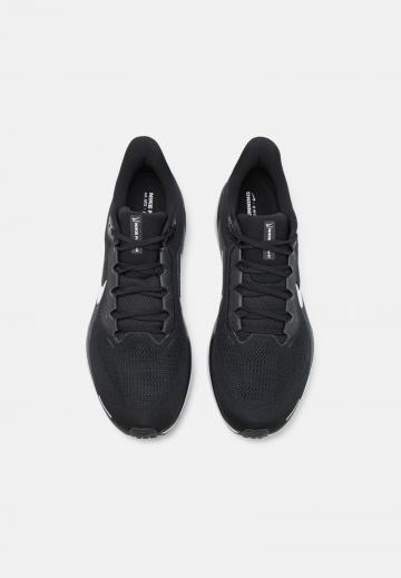 Беговые кроссовки