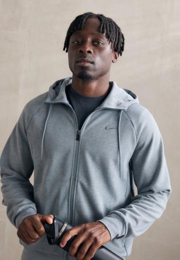 Спортивная кофта