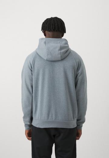 Спортивная кофта