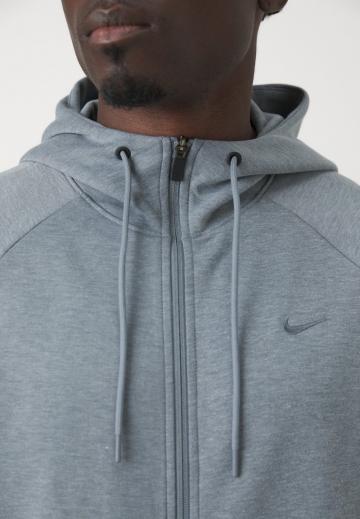 Спортивная кофта