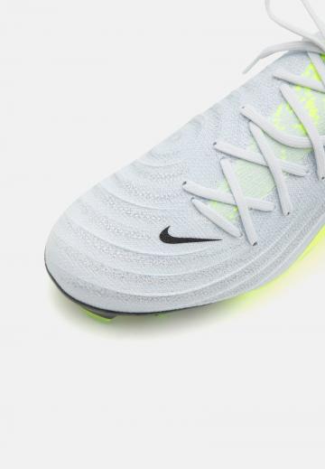 Футбольные бутсы