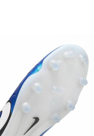 Футбольные бутсы