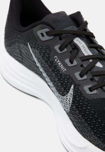 Беговые кроссовки