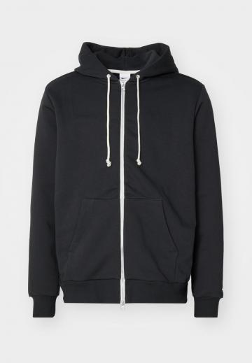 Спортивная кофта