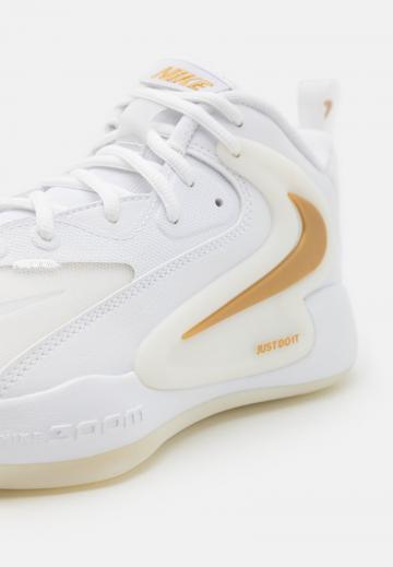 Кроссовки для зала