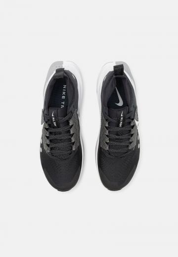 Беговые кроссовки