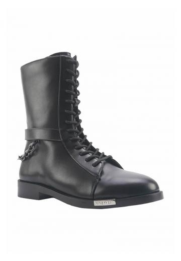 Ботинки на шнуровке