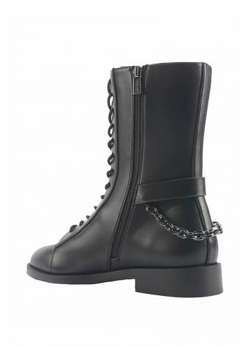 Ботинки на шнуровке