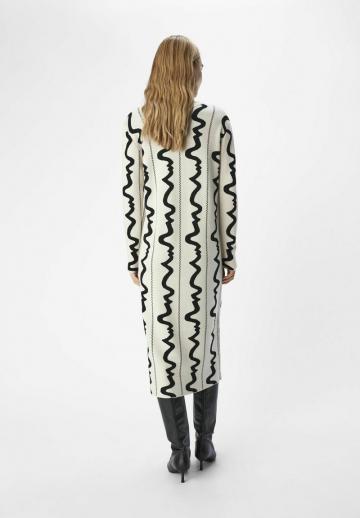 Вязаное платье