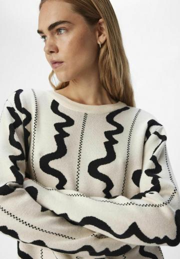 Вязаное платье