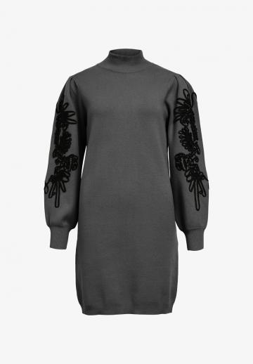 Вязаное платье