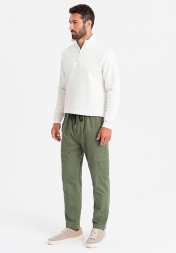 Брюки с накладными карманами