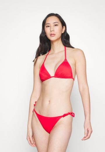 Треугольное бикини