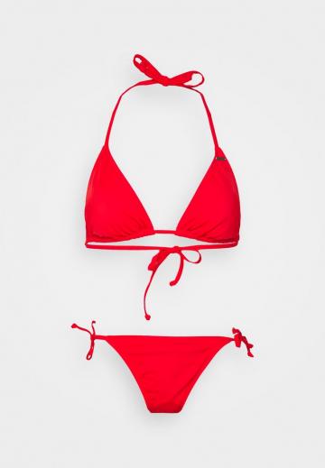 Треугольное бикини