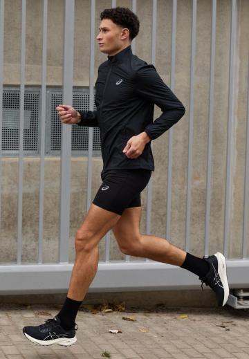 Беговые кроссовки