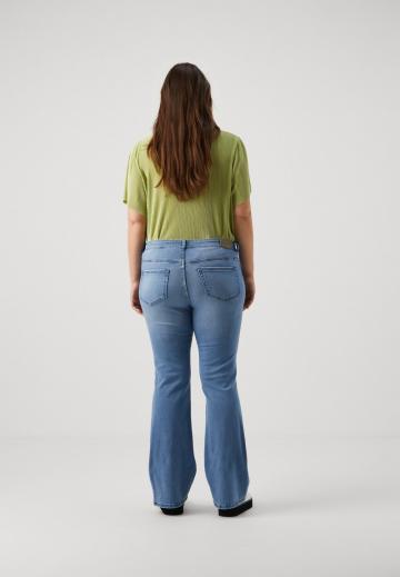 Клешеные джинсы