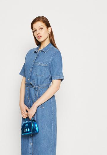 Джинсовое платье