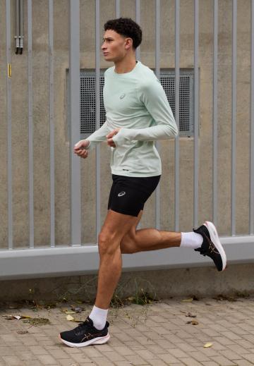 Беговые кроссовки