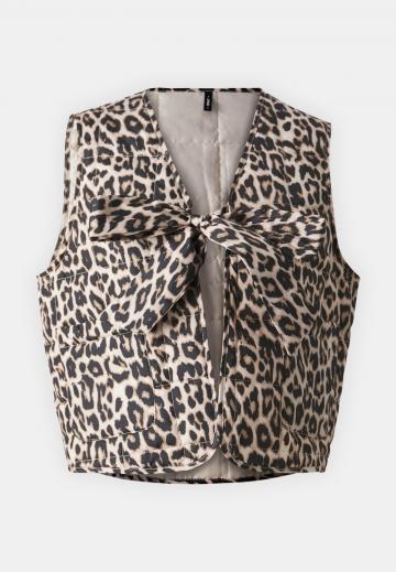 Джинсовая жилетка