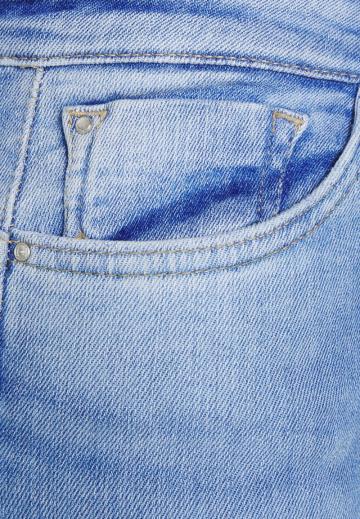 Узкие джинсы