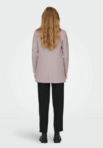 Короткое пальто