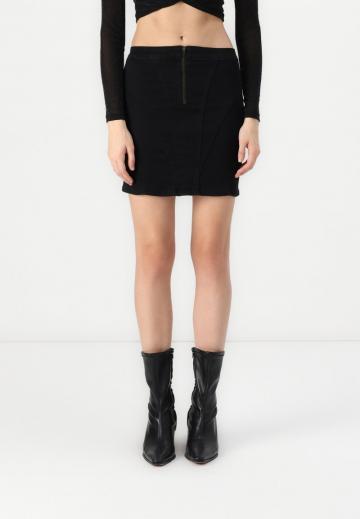 Юбка с накладными карманами