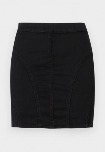 Юбка с накладными карманами