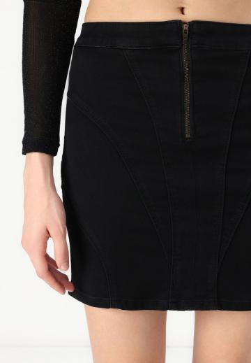 Юбка с накладными карманами