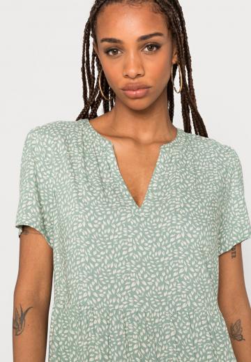 Короткое платье