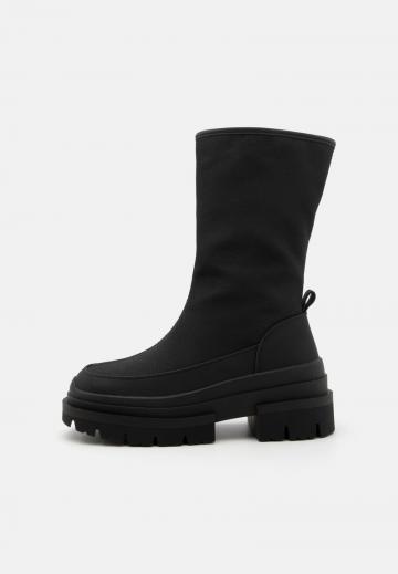 Зимние ботинки