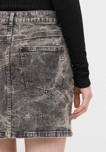 Юбка с накладными карманами