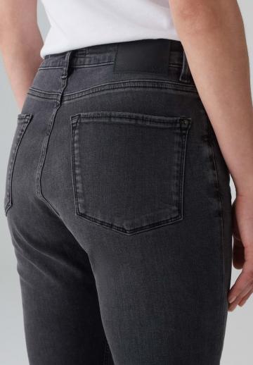 Узкие джинсы