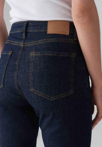 Узкие джинсы