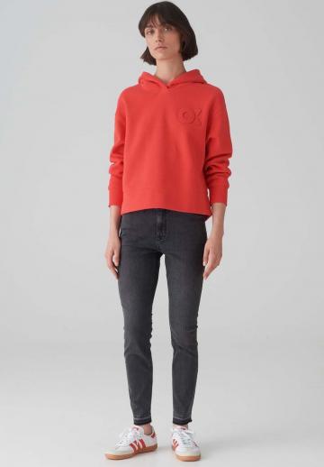 Пуловер с капюшоном