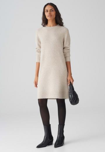 Вязаное платье