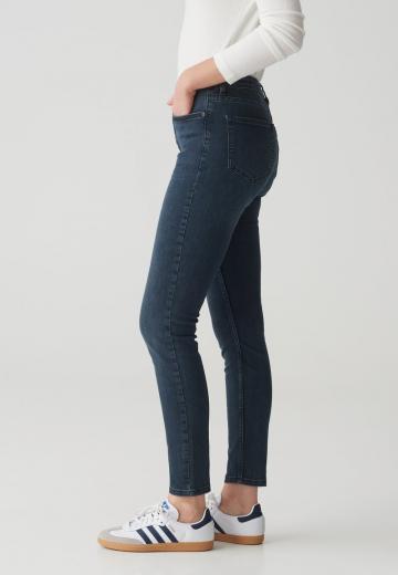 Узкие джинсы