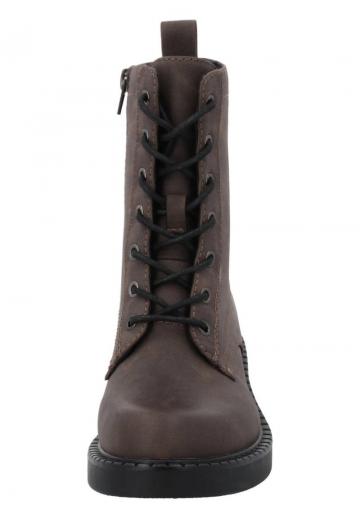 Ботинки на шнуровке