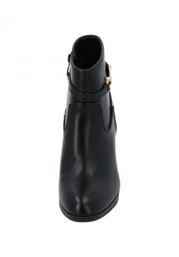 Полусапожки на высоком каблуке