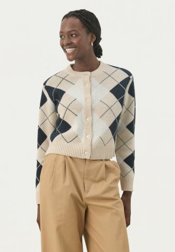 Жаккардовая вязаная кофта