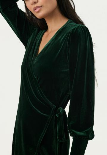 Вязаное платье