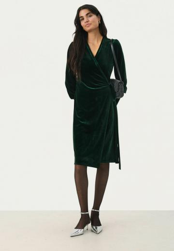 Вязаное платье