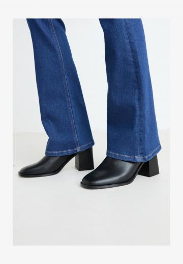 Ботинки челси