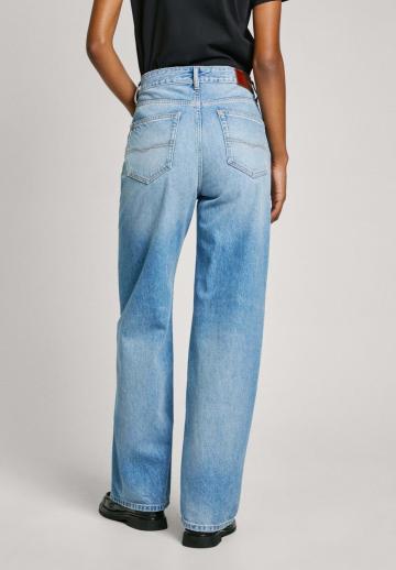 Клешеные джинсы